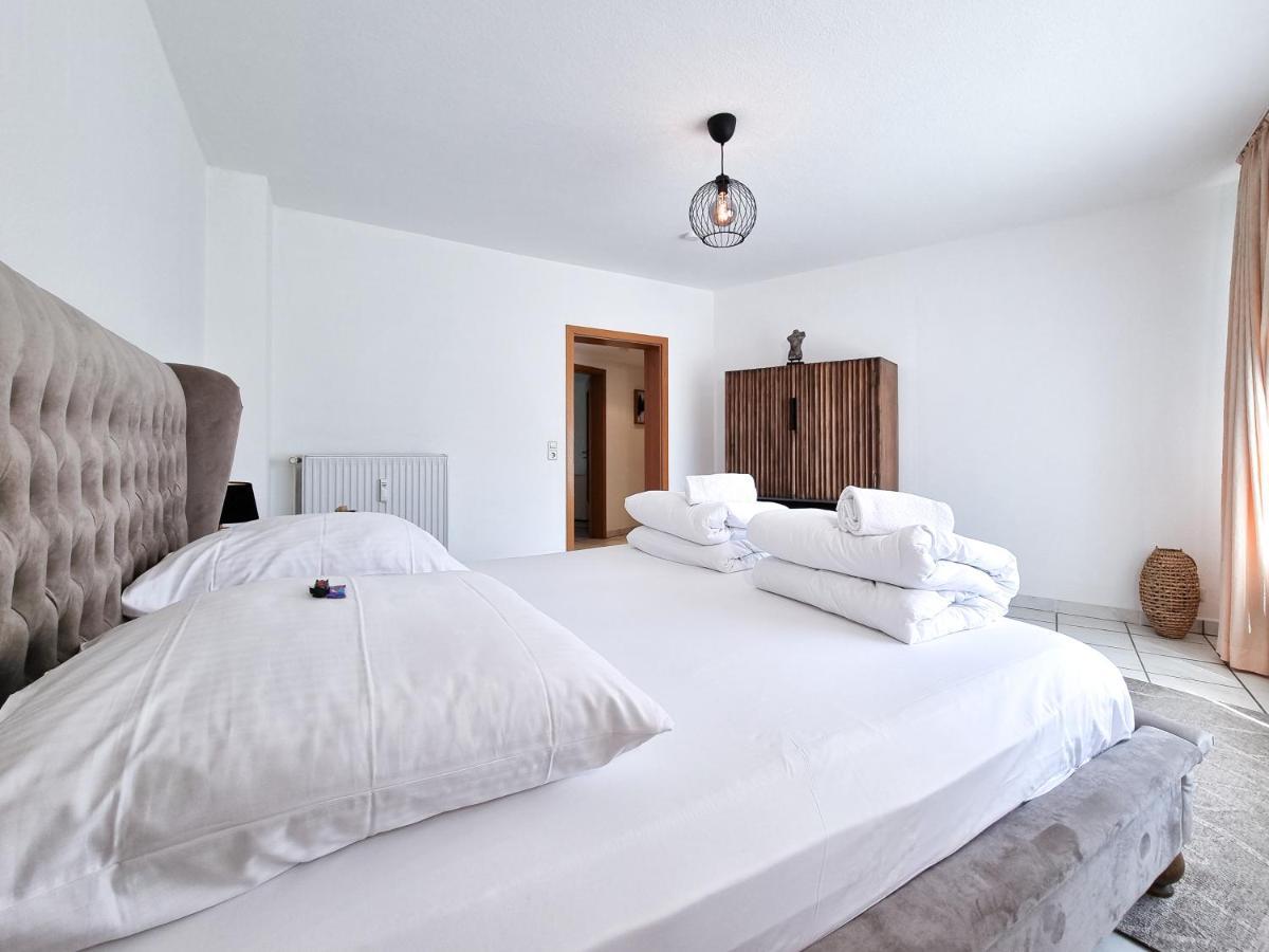Alpha Apartments Есен Екстериор снимка