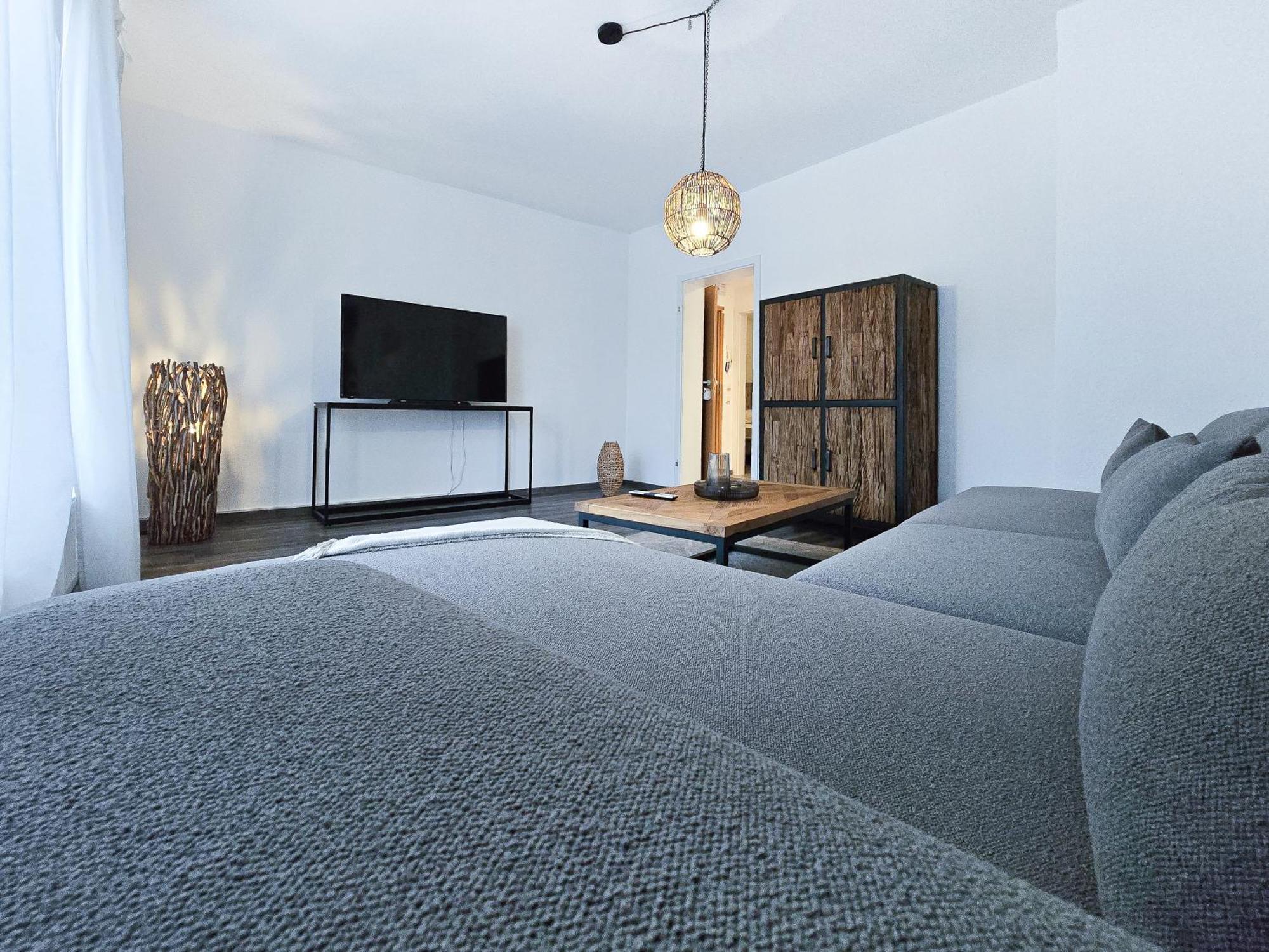 Alpha Apartments Есен Екстериор снимка