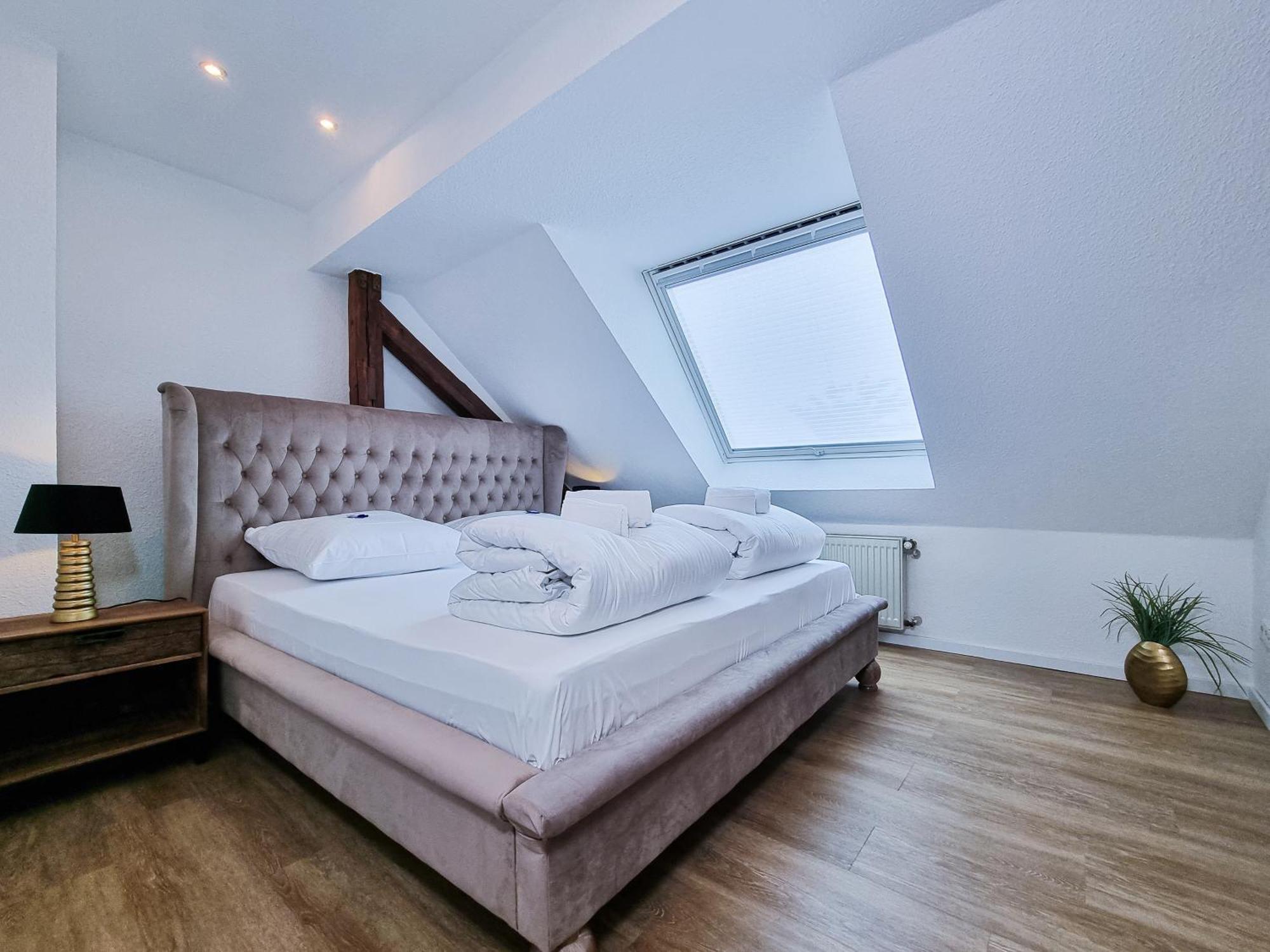 Alpha Apartments Есен Екстериор снимка